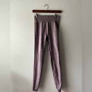 $10 sale 🍓Gymshark athletic leggings color purple size‎ S
